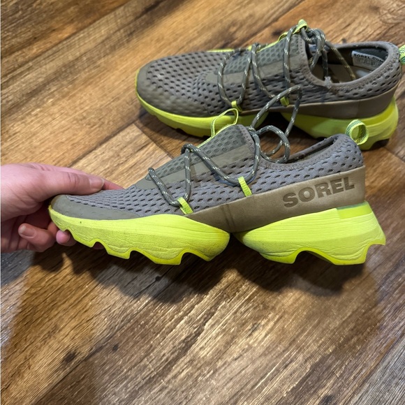 Sorel women’s size 7.5 sneakers tennis shoes - Picture 3 of 7